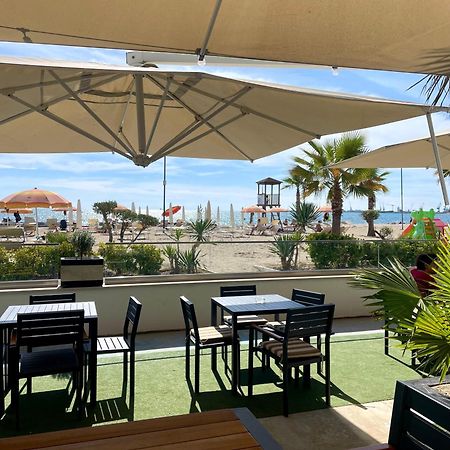 Cozy Beachfront Room Durrës Exterior foto